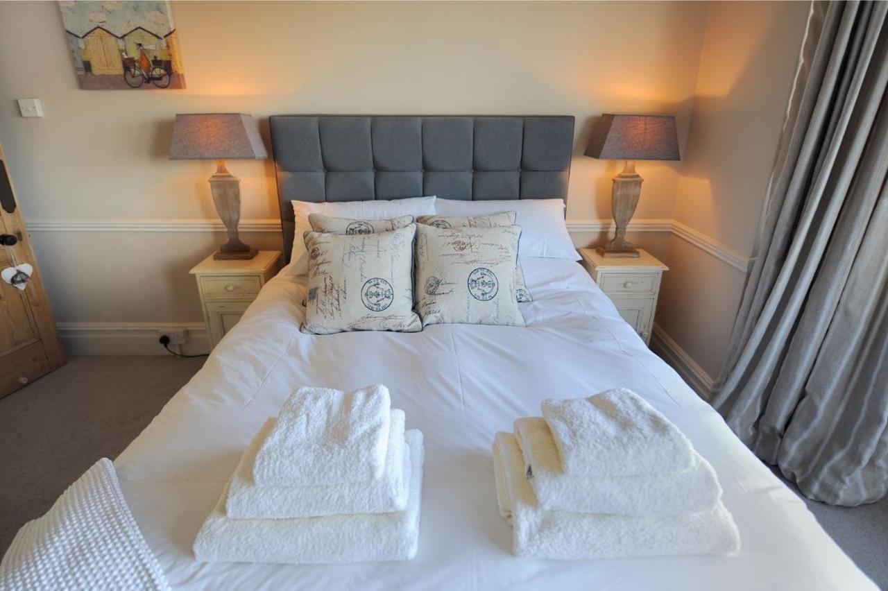 2 Hadleigh Villas ライム・レジス エクステリア 写真